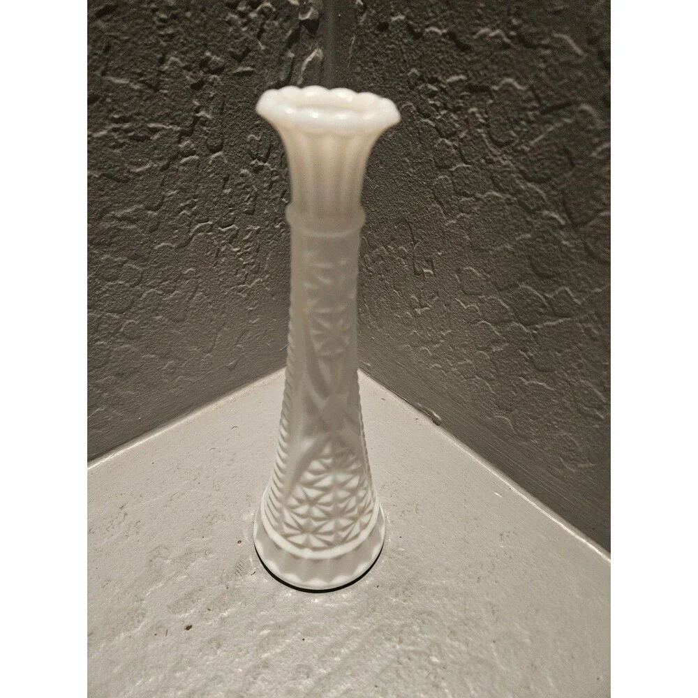 Anchor Hocking Stars and Bars Milk Glass Vase 9